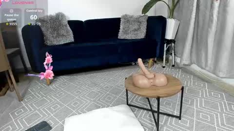 Snapshot of nicollelima chatting on September 30, 1:32 am Nicolle Lima online show from September 30, 1:32 am