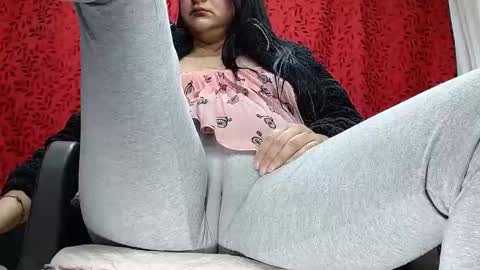 Snapshot of nicolleowens chatting on November 14, 9:35 pm NICOLLE online show from November 14, 9:35 pm