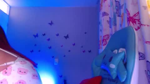 Nicolle Miley online show from April 7, 8:31 pm