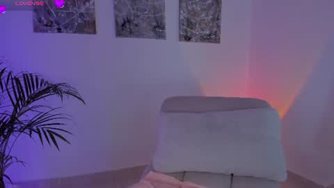 Nicollewest online show from June 14, 10:45 pm