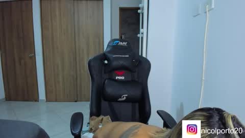 Snapshot of nicolporto chatting on January 9, 11:02 am Nicol online show from January 9, 11:02 am