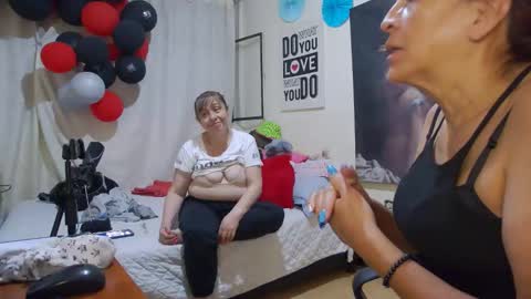 Snapshot of nicoltatiana_ chatting on May 12, 12:08 am nicoltatiana_ online show from May 12, 12:08 am