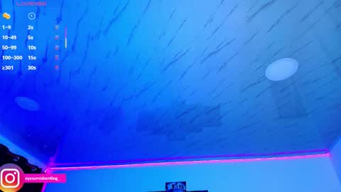 Snapshot of nicorobinn chatting on October 8, 12:30 am Lizzie online show from October 8, 12:30 am