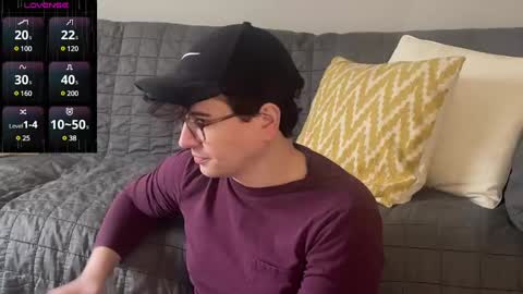 Snapshot of nigelhart chatting on December 17, 4:32 pm Nigel Hart online show from December 17, 4:32 pm