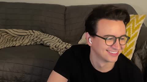 Snapshot of nigelhart chatting on December 18, 2:42 am Nigel Hart online show from December 18, 2:42 am