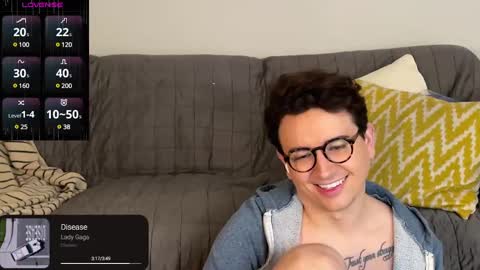 Snapshot of nigelhart chatting on December 28, 2:33 am Nigel Hart online show from December 28, 2:33 am