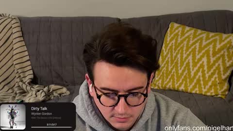 Snapshot of nigelhart chatting on December 31, 8:56 pm Nigel Hart online show from December 31, 8:56 pm