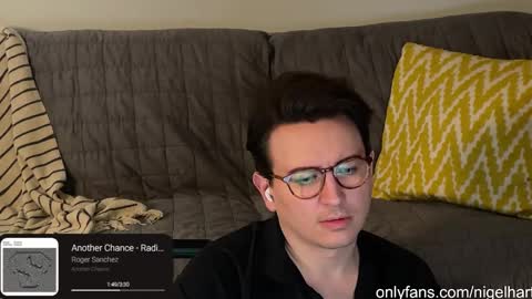 Snapshot of nigelhart chatting on January 1, 1:58 am Nigel Hart online show from January 1, 1:58 am