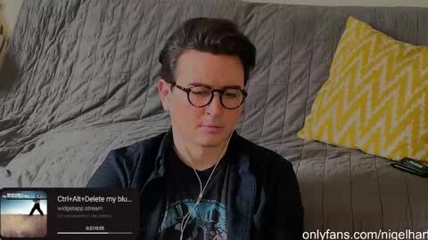 Snapshot of nigelhart chatting on January 6, 6:31 pm Nigel Hart online show from January 6, 6:31 pm