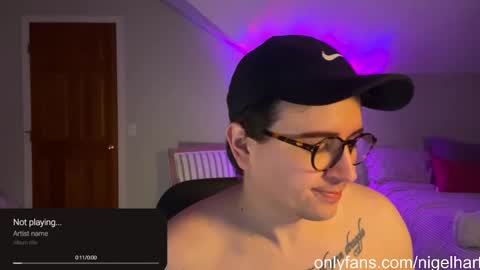 Snapshot of nigelhart chatting on January 25, 2:04 am Nigel Hart online show from January 25, 2:04 am