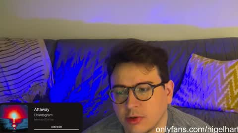Snapshot of nigelhart chatting on February 2, 1:23 am Nigel Hart online show from February 2, 1:23 am