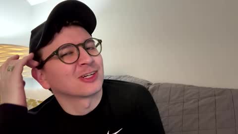 Snapshot of nigelhart chatting on March 9, 1:46 am Nigel Hart online show from March 9, 1:46 am