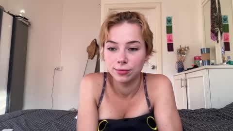 Aurora online show from February 13, 9:38 am