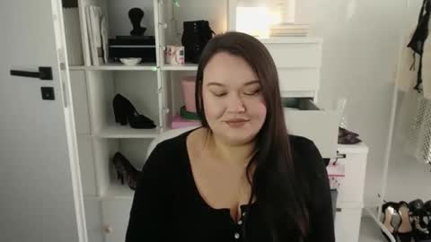 Holly online show from March 5, 3:19 pm