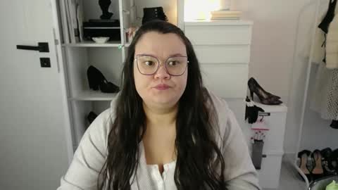 Holly online show from March 9, 7:23 am