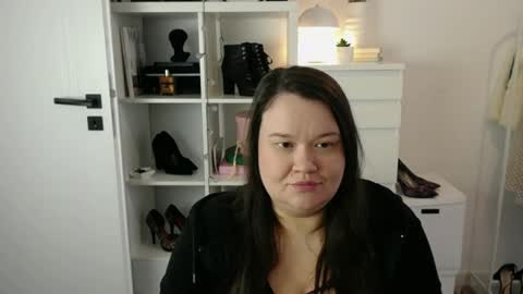 Holly online show from April 9, 7:03 am