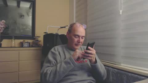 Snapshot of nightkeeper63 chatting on January 20, 1:18 am nightkeeper63 online show from January 20, 1:18 am