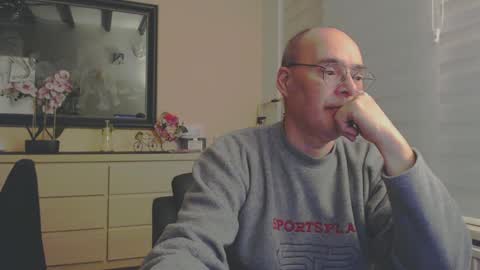 Snapshot of nightkeeper63 chatting on February 18, 12:26 am nightkeeper63 online show from February 18, 12:26 am