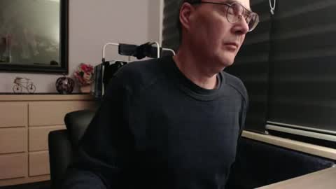 Snapshot of nightkeeper63 chatting on October 27, 1:09 am nightkeeper63 online show from October 27, 1:09 am