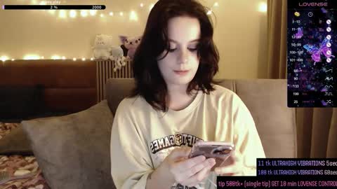 Snapshot of nightpurr chatting on December 19, 6:15 pm Darcy online show from December 19, 6:15 pm