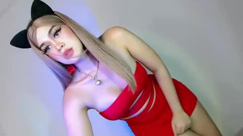 Snapshot of nightwalker28 chatting on February 8, 9:57 pm Katie online show from February 8, 9:57 pm