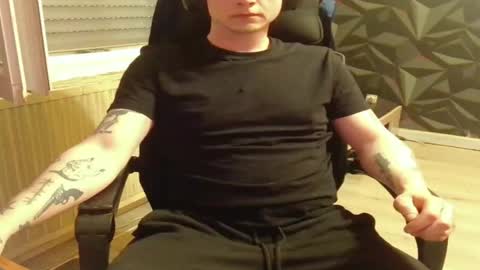 niglo620 online show from April 18, 6:12 pm