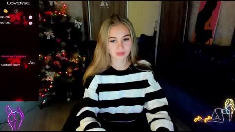 Snapshot of nigo_nika chatting on December 12, 12:33 pm nigo_nika online show from December 12, 12:33 pm