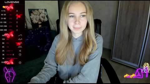 Snapshot of nigo_nika chatting on October 31, 2:18 pm nigo_nika online show from October 31, 2:18 pm