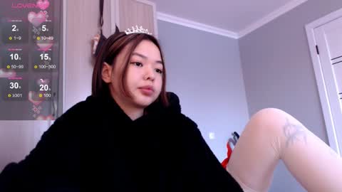 Snapshot of niia_osaki chatting on February 27, 11:10 am Niia online show from February 27, 11:10 am