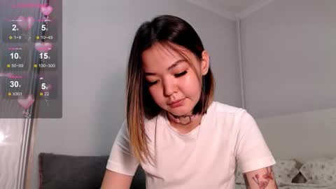 Snapshot of niia_osaki chatting on October 24, 3:19 pm Niia online show from October 24, 3:19 pm