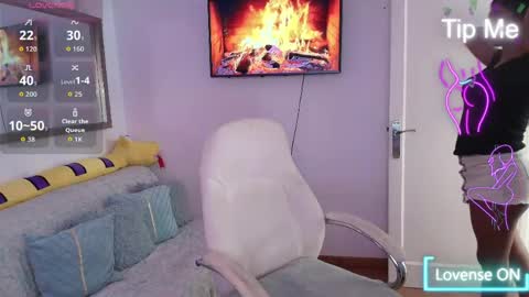 Nicolle Bustamante online show from May 12, 10:34 am