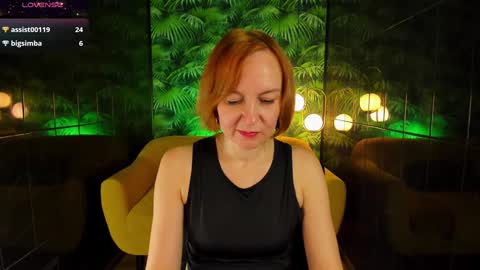 Snapshot of nika_gentle chatting on December 10, 9:44 am Nika online show from December 10, 9:44 am