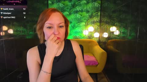 Snapshot of nika_gentle chatting on January 8, 8:27 am Nika online show from January 8, 8:27 am