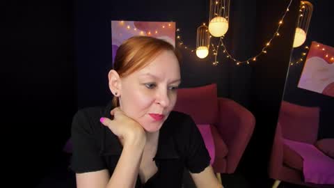 Snapshot of nika_gentle chatting on February 9, 11:36 am Nika online show from February 9, 11:36 am