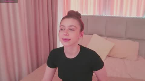 Snapshot of nikaletta chatting on May 4, 9:49 am Nika online show from May 4, 9:49 am