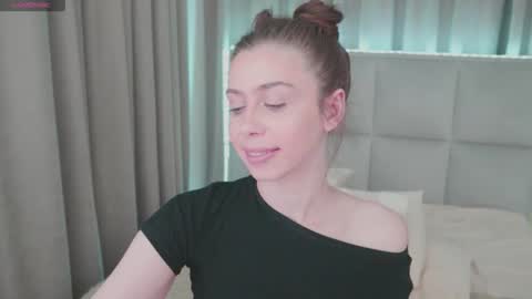 Snapshot of nikaletta chatting on May 15, 10:50 pm Nika online show from May 15, 10:50 pm