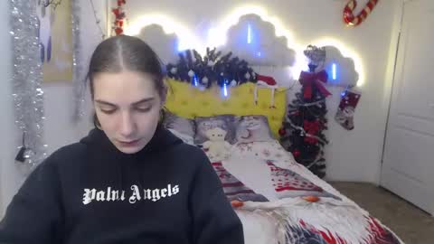 nikastarkk online show from December 13, 12:09 am