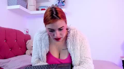 Snapshot of nikii_28 chatting on March 5, 12:00 pm Nikii online show from March 5, 12:00 pm