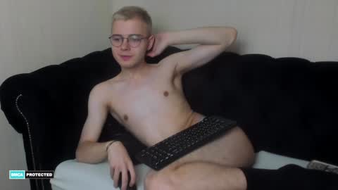 Snapshot of nikistorming chatting on December 14, 7:57 pm Niki online show from December 14, 7:57 pm