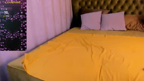 Snapshot of nikistorming chatting on March 1, 8:45 am Niki online show from March 1, 8:45 am