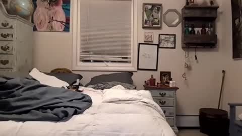 nikki32313 online show from March 22, 11:52 pm