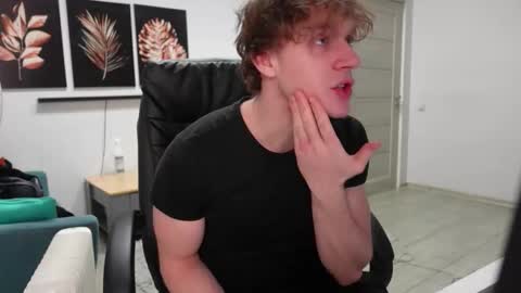 nikki online show from December 19, 8:38 pm