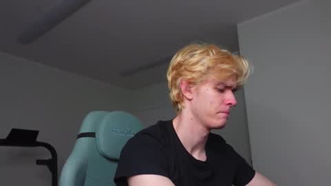 nikki online show from December 20, 8:43 am