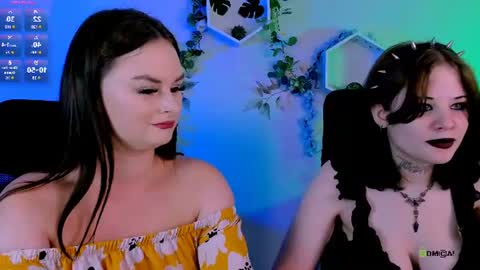 Snapshot of nikki_kiss_ chatting on July 22, 8:39 am nikki_kiss_ online show from July 22, 8:39 am