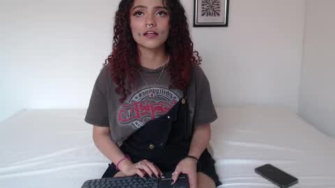 nikki_uwu online show from March 26, 7:41 pm