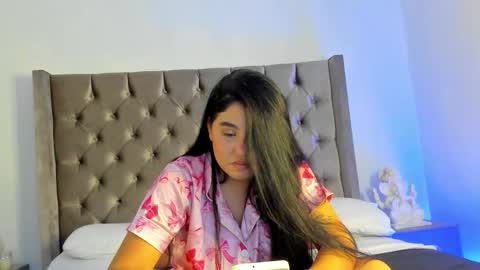 Snapshot of nikkibotero chatting on November 17, 6:46 pm nikkibotero online show from November 17, 6:46 pm