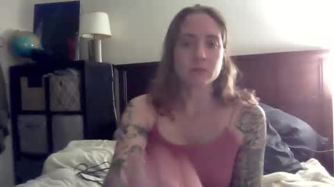 Snapshot of nikkinyxcams chatting on December 18, 11:27 am Nikki Nyx online show from December 18, 11:27 am