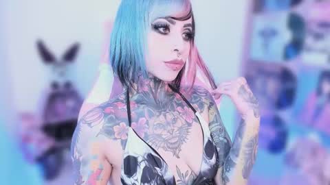 Nikki Ramone   online show from October 29, 9:27 pm