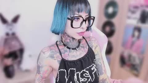 Nikki Ramone   online show from March 18, 10:07 am