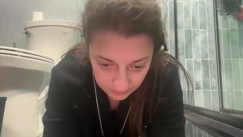 Snapshot of nikkisnow1 chatting on November 26, 4:35 am nikkisnow1 online show from November 26, 4:35 am